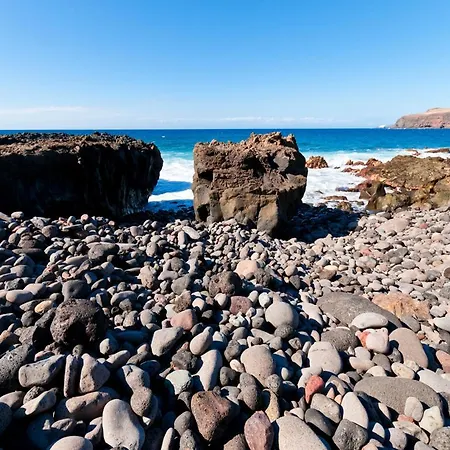 At Volcanic Natural Pools By Villagrancanaria Tatil Evi
